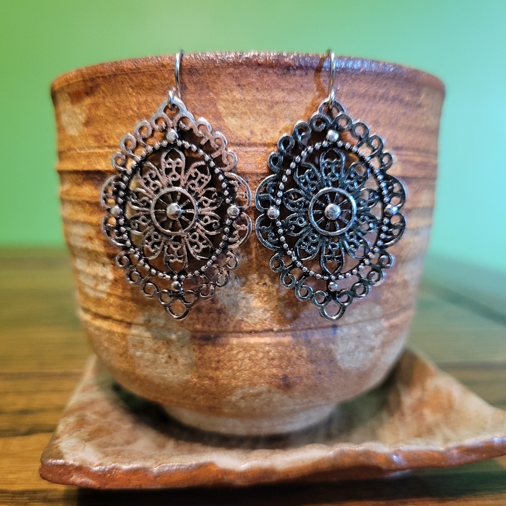 Urban Soul NWOT Metal Earrings Statement Mandala Dangle